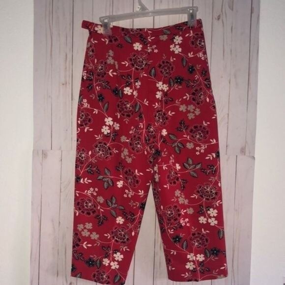 Briggs Capri floral vivid red womens pants size petite 8 - Picture 1 of 6